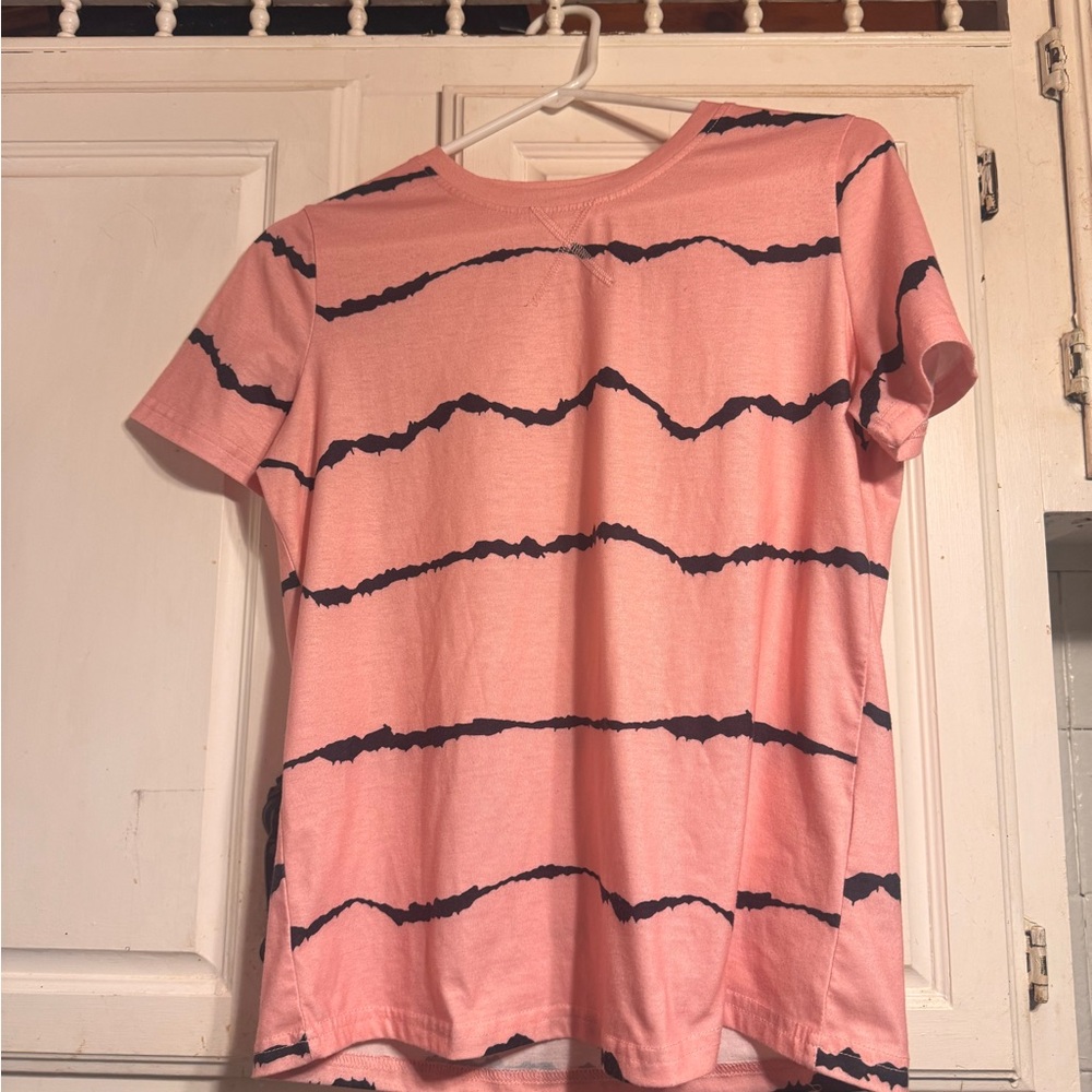 Chic Nation Pink and Black Wave Tee